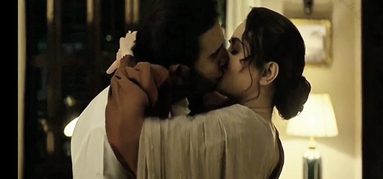 Amruta khanvilkar Hot Romantic Scene 4K Upscaled Bollywood Actress