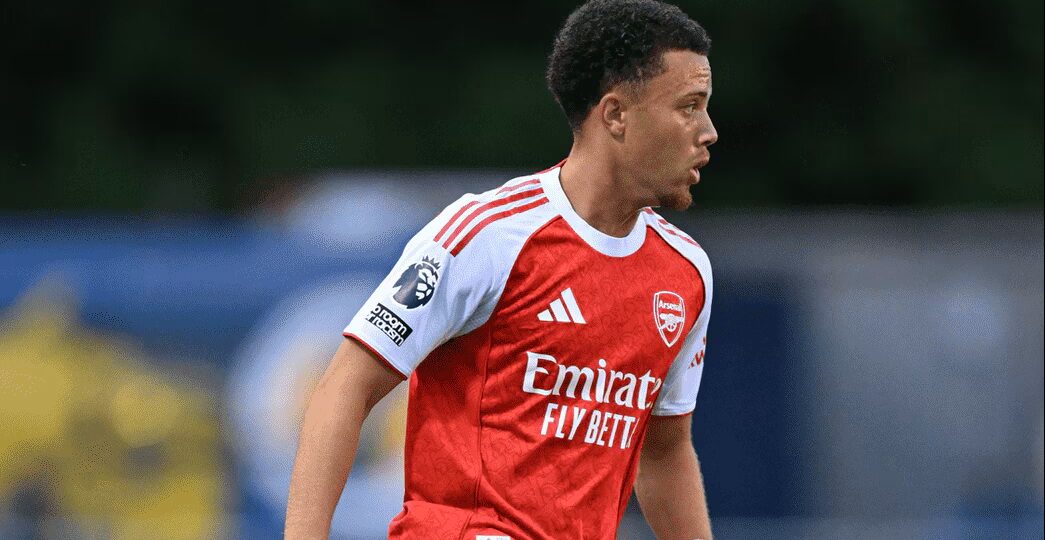 Arsenal confirm 15 released players & 3 in contract talks