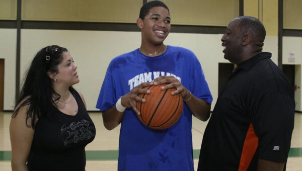 Karl-Anthony Towns pays tribute to late mom after Knicks win Game 2