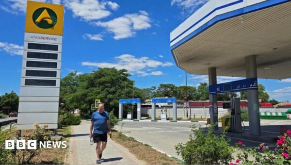No fuel for sale as Ukraine’s blockade of Russian-occupied Crimea takes effect