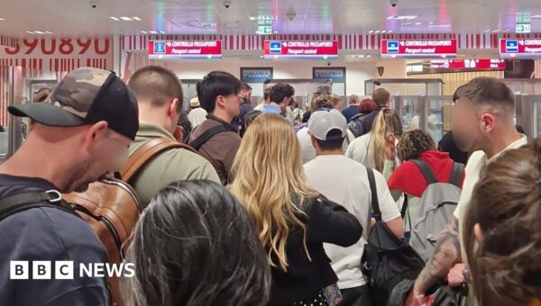 Stop pretending EU's new border system is working, says airports chief
