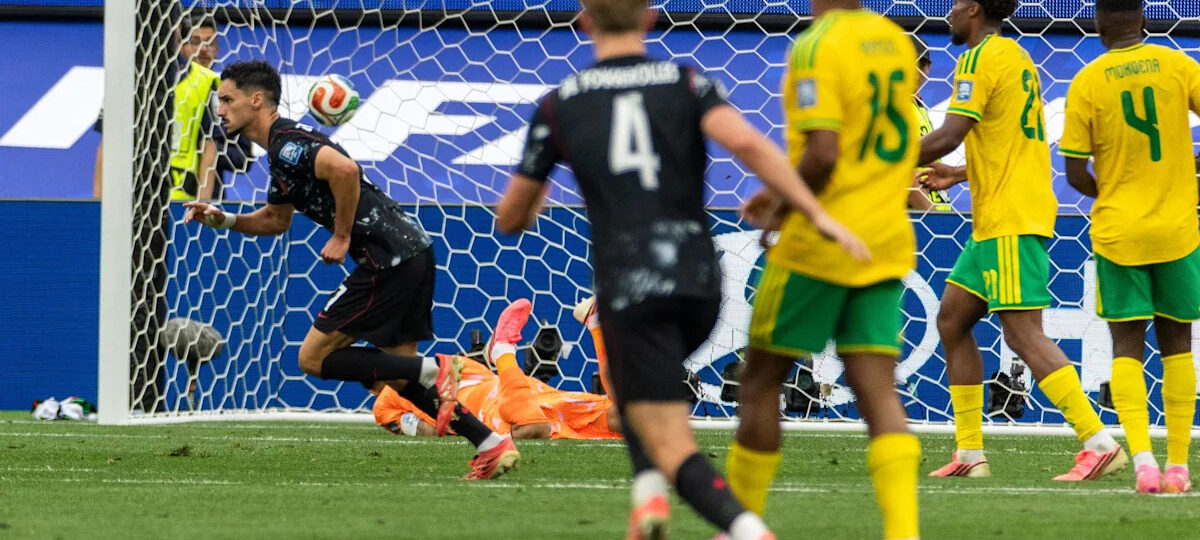 Late Eustáquio strike sends 'Canadian heroes' into World Cup last 16