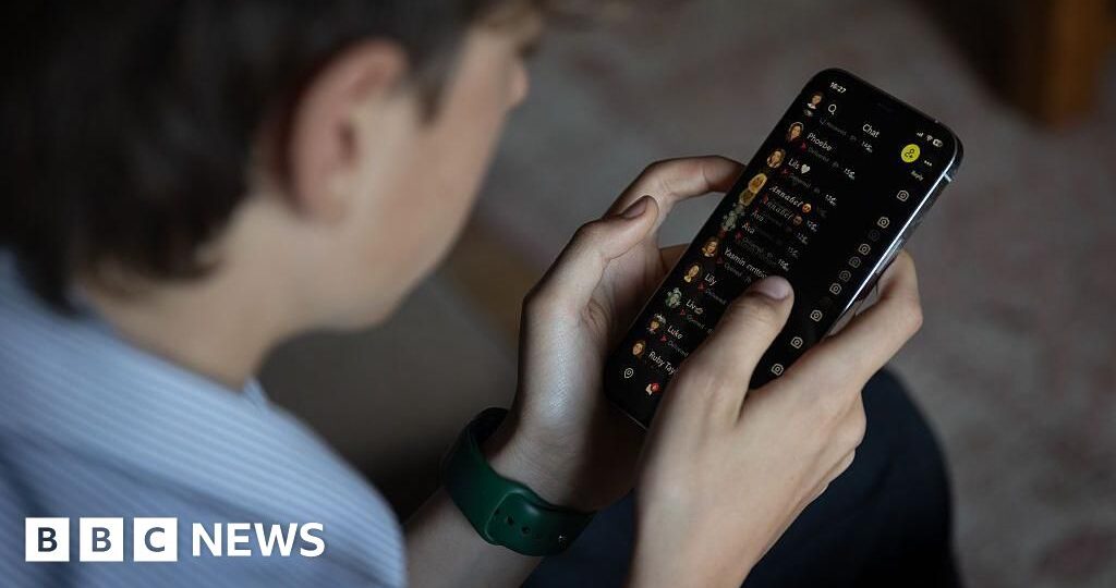 Canada proposes teen social media ban - with workaround for tech firms