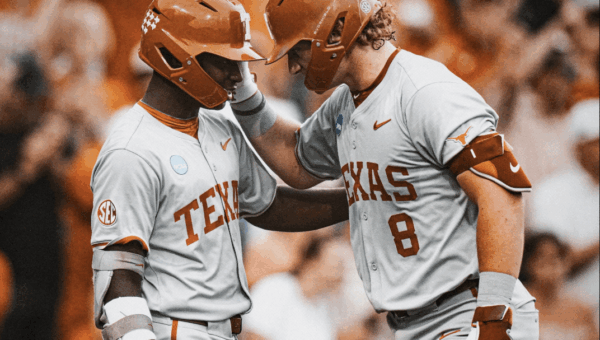 No. 6 Texas rallies past No. 11 Oregon for 6-5 win, CWS berth