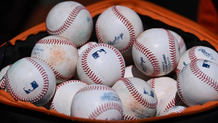 Korean two-way star signs contract with NL West team and skips KBO Draft