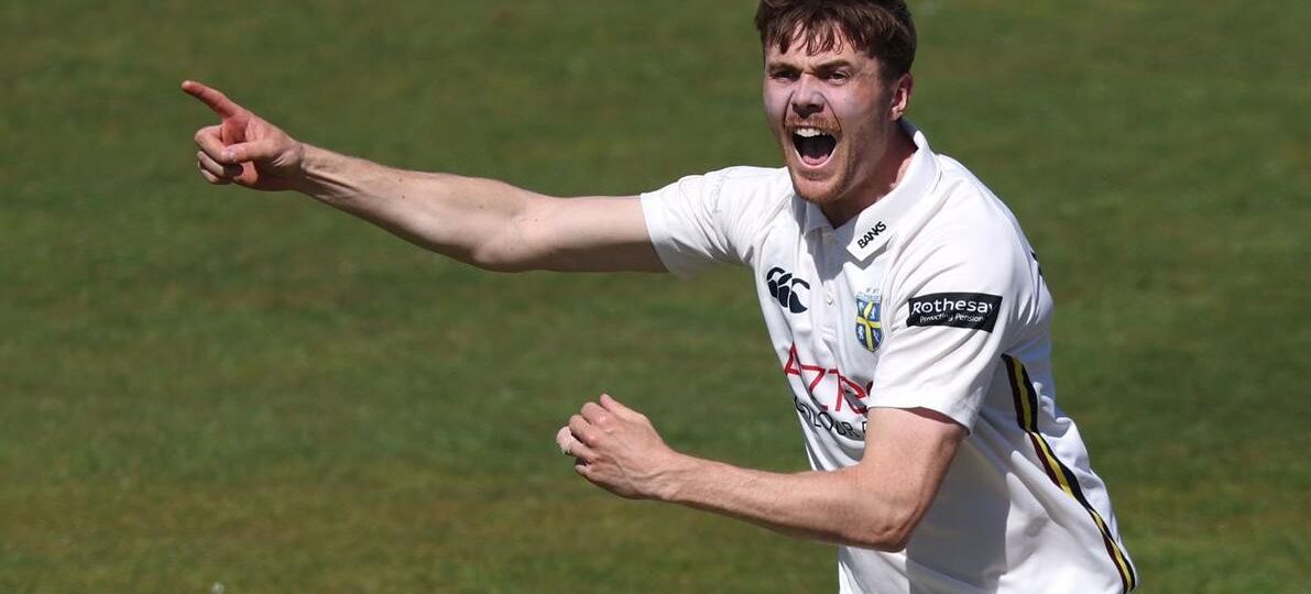 Durham enforce follow-on against Derbyshire