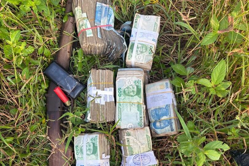 Police kill two suspected kidnappers in gun duel, recover N2.2m, gun in Ogun