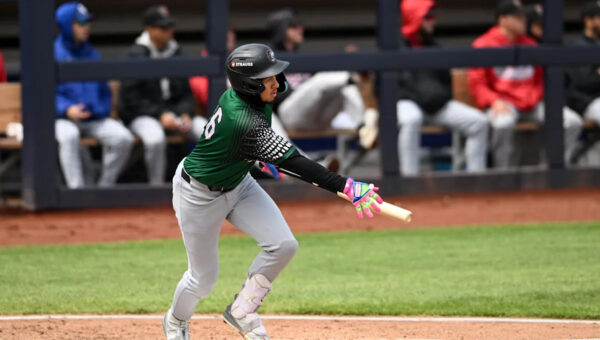 Eduardo Quintero breaks Great Lakes on-base streak record