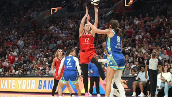 Megan Gustafson comes up clutch in Fire win over Wings