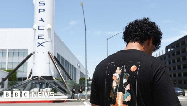 Who can buy shares in Elon Musk’s SpaceX?