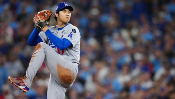 Dodgers remove Ohtani as precaution after knee inflammation scare