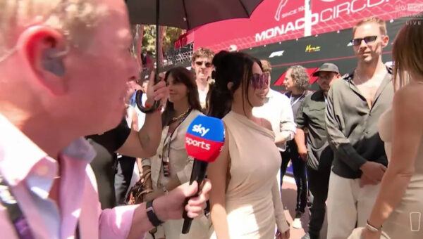 In gridwalk battle between Brundle and Kardashian, there was only one winner