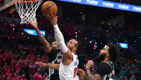 Stephon Castle puts Jalen Brunson flopping narrative to rest