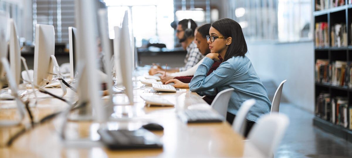 I’m a college admissions expert, and my top students use AI. Here’s how your kids should use AI on their essays.