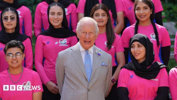 King meets women’s cricket team that is not allowed to exist