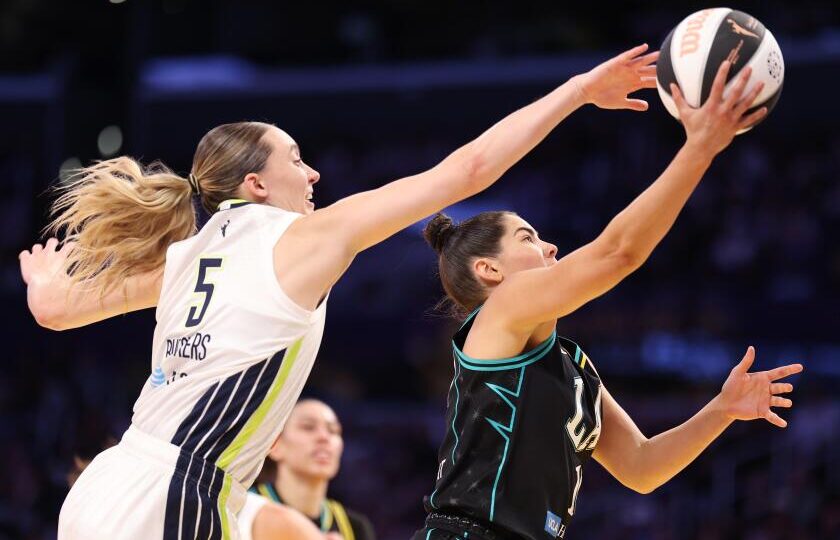 Kelsey Plum's return from injury can't reverse Sparks' slide in loss to Wings