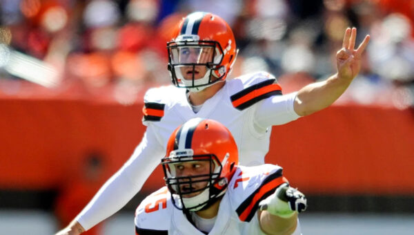In retirement press conference, Joel Bitinio pokes fun at Johnny Manziel