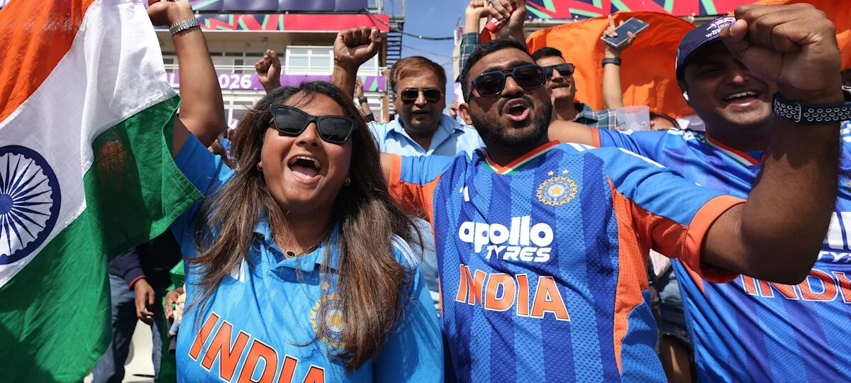 Late flurry of boundaries boosts India against Pakistan