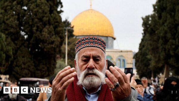 Status quo at Jerusalem’s holiest site under threat as Israeli nationalists flout rules