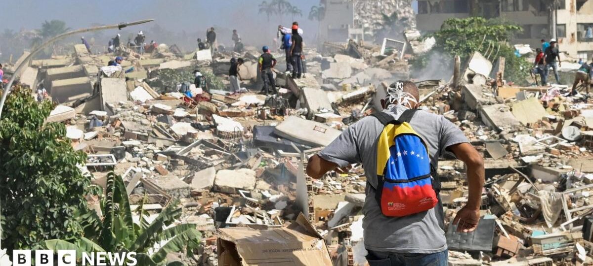 Venezuela earthquakes kill 920 people as families desperate for news