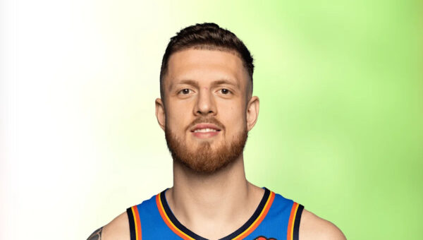 Isaiah Hartenstein signs three-year contract to stay with Thunder