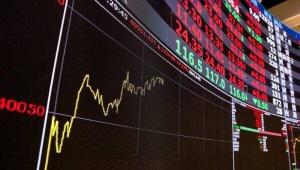 Stocks Rise, Oil Eases After Trump Evokes Iran Deal