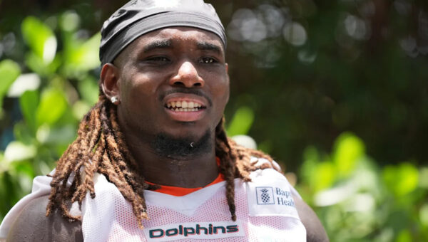 Dolphins agree to a 3-year extension with center Aaron Brewer, AP source says