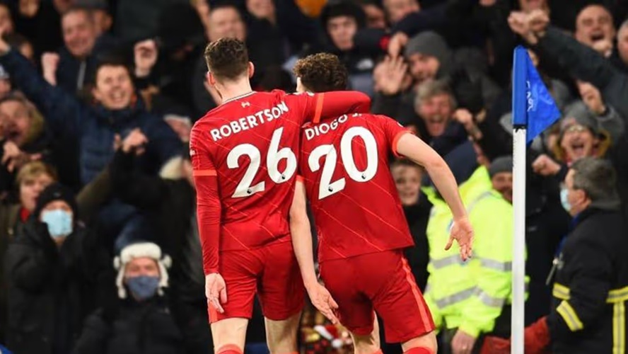 Andy Robertson receives heart-felt letter from Diogo Jota’s widow (Video)