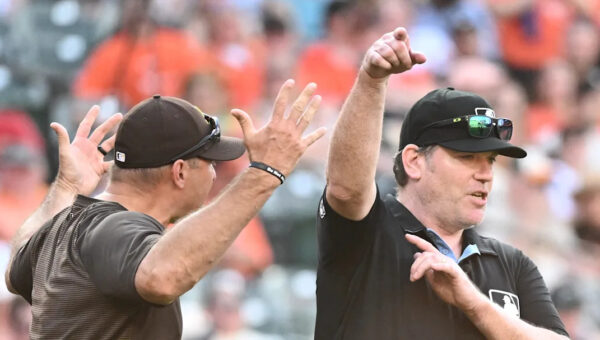 Umpire hilariously urged Padres manager to show more passion if he wanted to get ejected