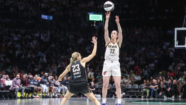 Something is wrong with Caitlin Clark's shooting