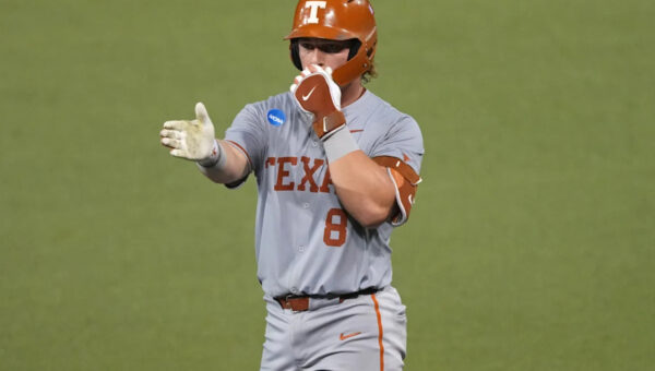 Former Notre Dame star leads new team to the College World Series