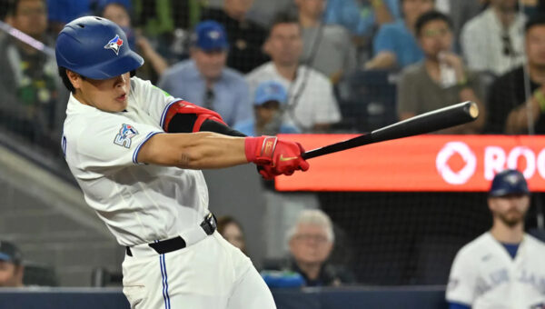 Kazuma Okamoto homers and Blue Jays' bullpen shuts the door in 4-2 victory over Astros