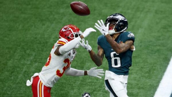 DeVonta Smith set to lead Philadelphia’s receiving corps in new era