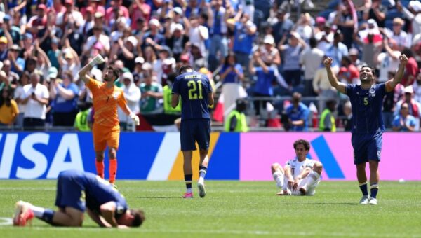Bosnia in strong position to reach last 32, Qatar out of World Cup