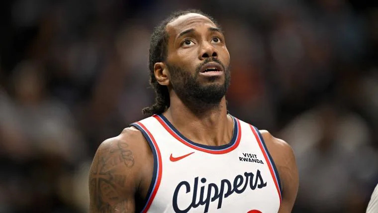 Clippers reportedly in no rush to trade Kawhi Leonard
