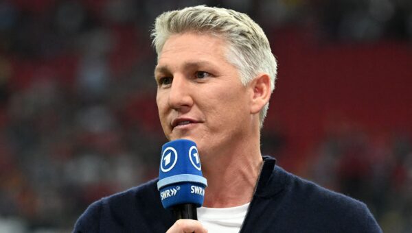 Ivory Coast manager accuses Bastian Schweinsteiger of racism for comments on African football