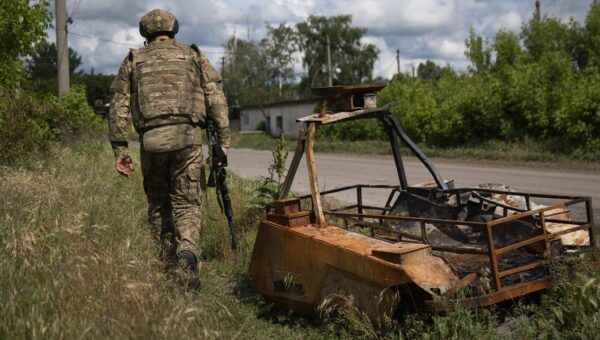 Ukrainian operators say troops don't need a bunch of different war robots. They need more services.