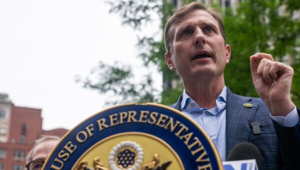 Justice Department opens civil rights probe after NYC coffee shop bans congressman over Israel support