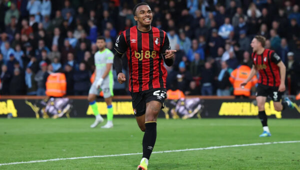 Arsenal face new PSG battle over top transfer target