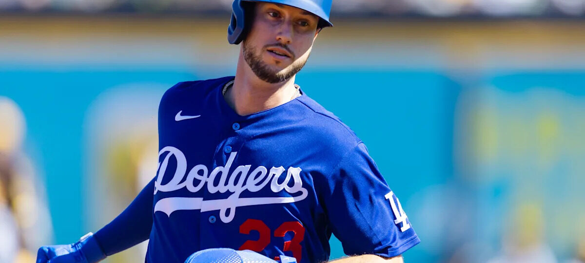 Dodgers’ Kyle Tucker leaves game with apparent injury