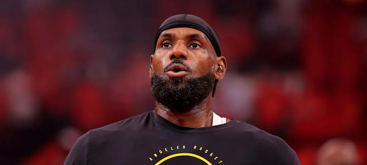 LeBron James exits Lakers as Buss, Magic praise his legacy
