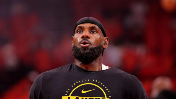 LeBron James exits Lakers as Buss, Magic praise his legacy