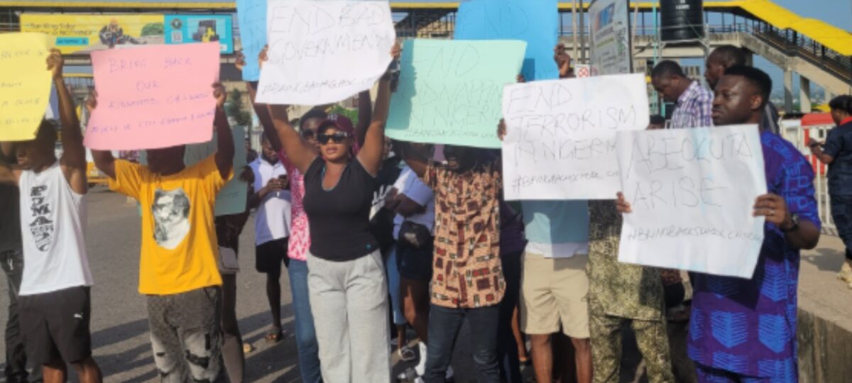 Ogun: Youths, mothers protest against Oyo abduction, demand closure of schools