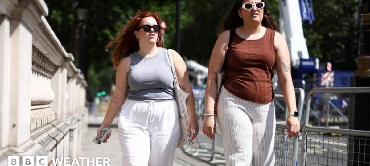 Extreme heat warning extended to four days as 38C forecast in UK