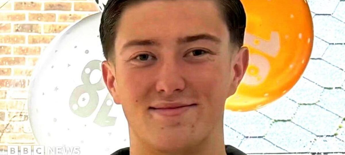 Police took eight minutes to find Henry Nowak's fatal stab wound