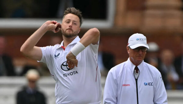 England resume hunt for last seven NZ wickets after second rain delay