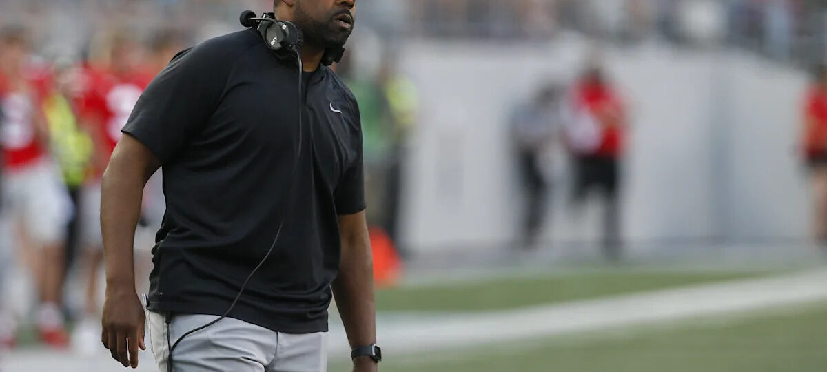 New Dolphins position coach brings vocal energy while mic'd up for OTA