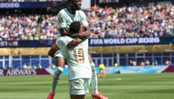 Dembele hat-trick as France swat Norway, Senegal stay alive