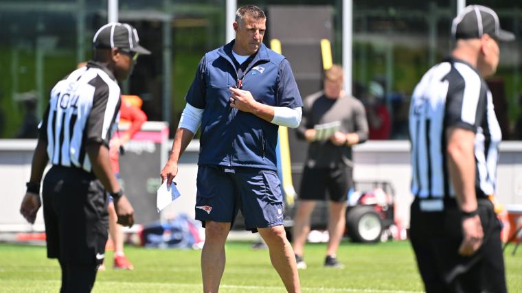 Patriots' Mike Vrabel Gives Vague Answer When Asked About Gabe Jacas' Contract Situation