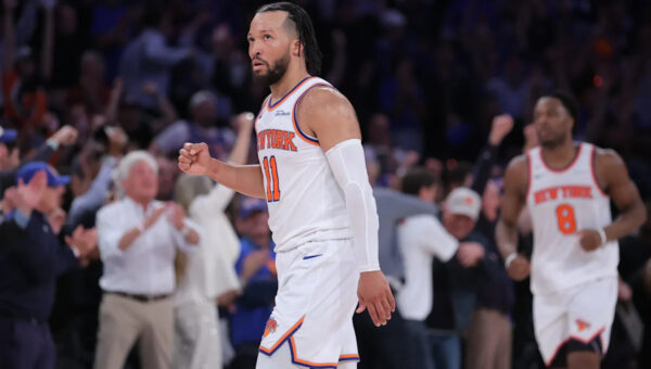 Knicks stage historic NBA Finals comeback to stun Spurs, take 3-1 lead